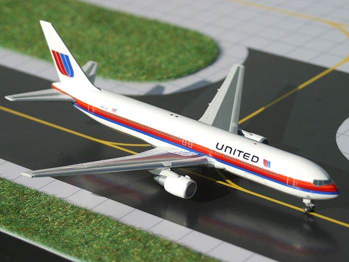 United Boeing 767-300ER N647UA GeminiJets GJUAL448 Scale 1:400