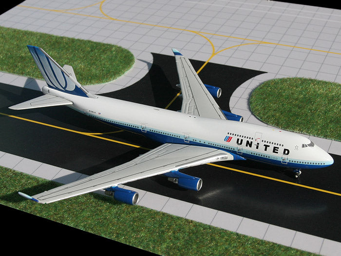 United Boeing 747-400 N196UA GeminiJets GJUAL566 Scale 1:400