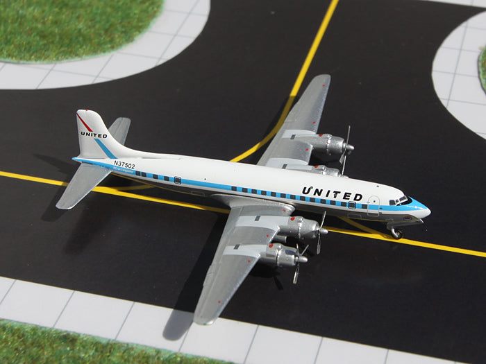 United DC-6 N37502 GeminiJets GJUAL972 Scale 1:400