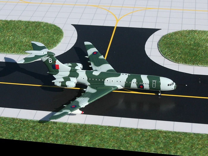 Royal Air Force Vickers VC-10 ZA141 GeminiJets GMRAF037 Scale 1:400
