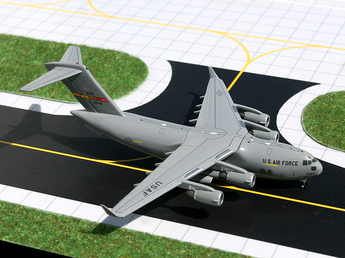 USAF Boeing C-17 05-5145 March ARB GeminiJets GMUSA027 Scale 1:400