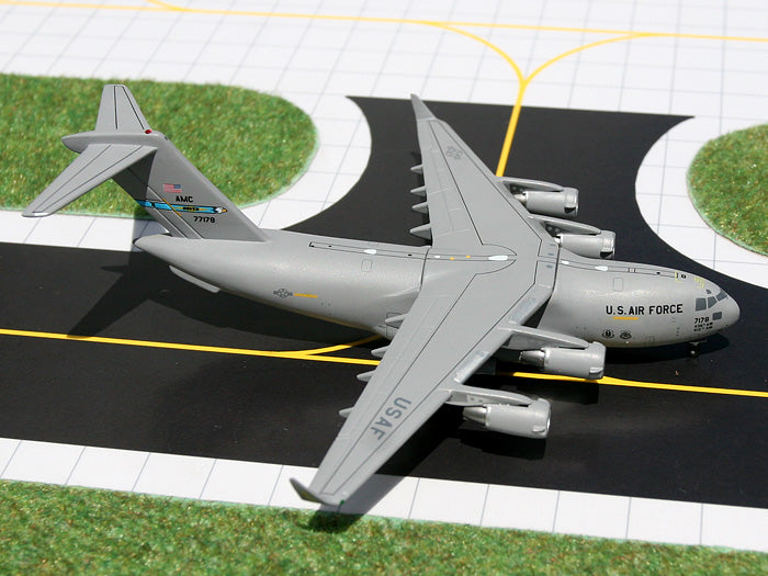 USAF Boeing C-17 07-7178 Dover AFB GeminiJets GMUSA045 Scale 1:400