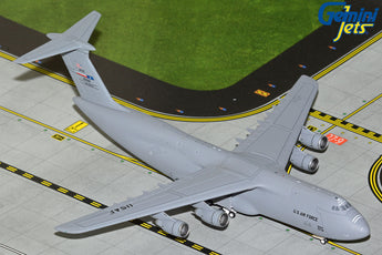 USAF Lockheed C-5M 85-0009 Lackland AFB GeminiJets GMUSA142 Scale 1:400