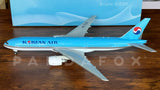 Korean Air Boeing 777-200 HL7530 JC Wings JC2KAL001 Scale 1:200