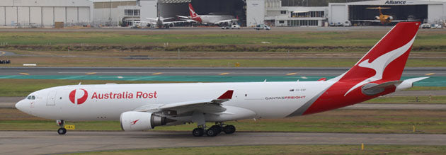 Qantas Freight Airbus A330-200P2F VH-EBF JC Wings JC2QFA0445 XX20445 Scale 1:200