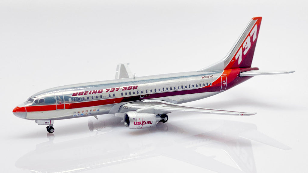 House Color Boeing 737-300 N352AU Farnborough Air Show 1984 JC Wings JC4BOE487 XX4487 Scale 1:400