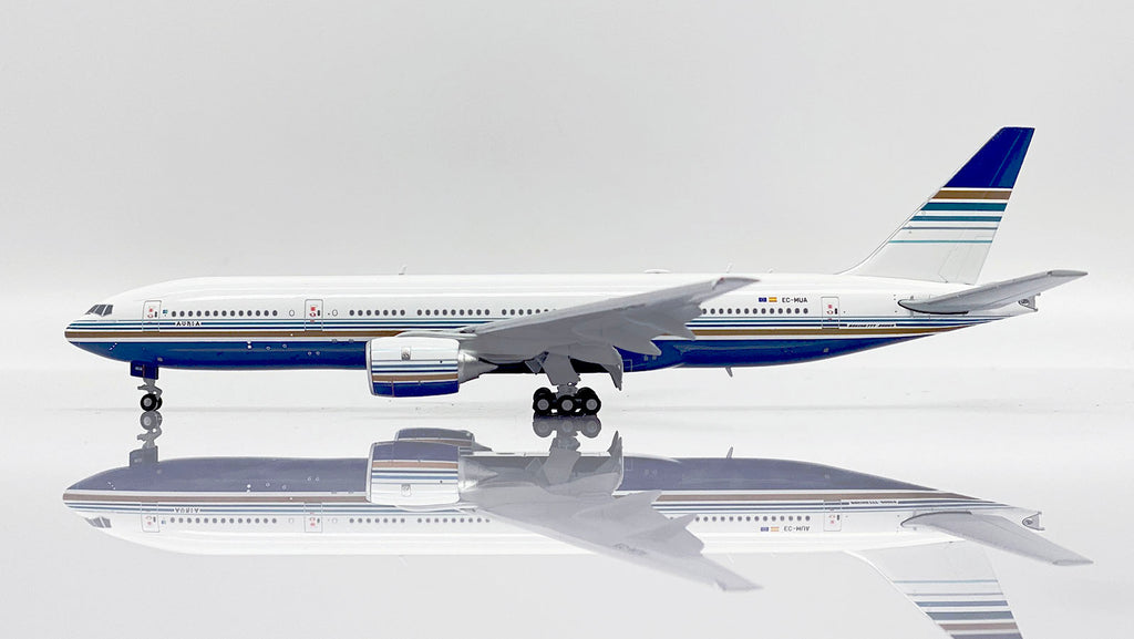 Privilege Style Boeing 777-200ER Flaps Down EC-MUA JC Wings JC4PVG0058A XX40058A Scale 1:400