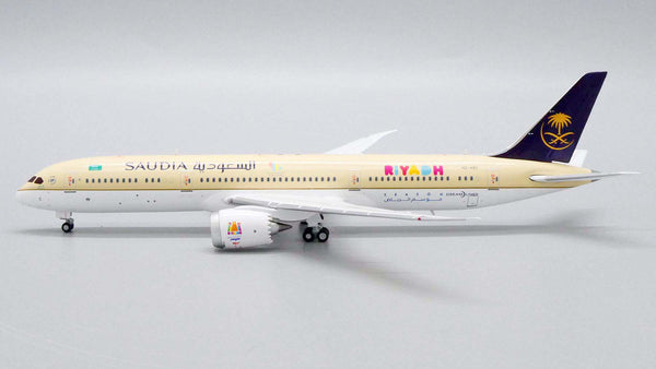 そら Saudia Boeing 787-9 HZ-ARC Riyadh Season JC Wings LH4SVA195 LH4195