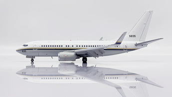 United States Navy Boeing 737-700 (C-40A) Flaps Down 165835 JC Wings XX20278A Scale 1:200