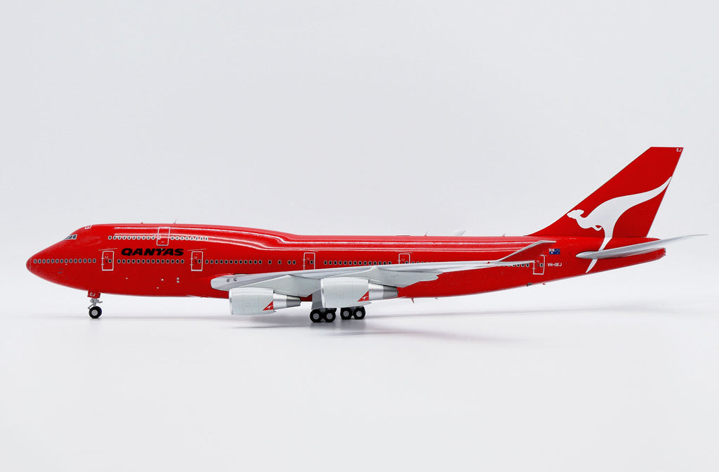 Qantas Boeing 747-400 VH-OEJ All Red JC Wings XX20376 Scale 1:200