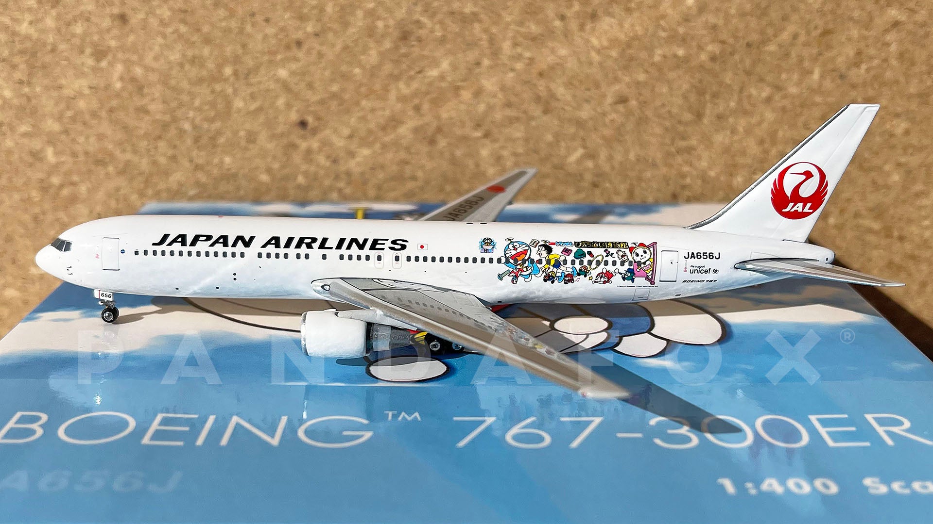 日本航空 JAL モデルプレーン ボーイング767-300ER ドラえもんJET JAL Boeing 767-300(ER) JA610J Doraemon ドラえもん - Aircraft