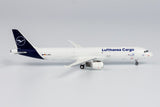 Lufthansa Cargo Airbus A321P2F D-AEUC NG Model 13038 Scale 1:400
