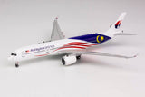 Malaysia Airlines Airbus A350-900 9M-MAG Negaraku NG Model 39002 Scale 1:400
