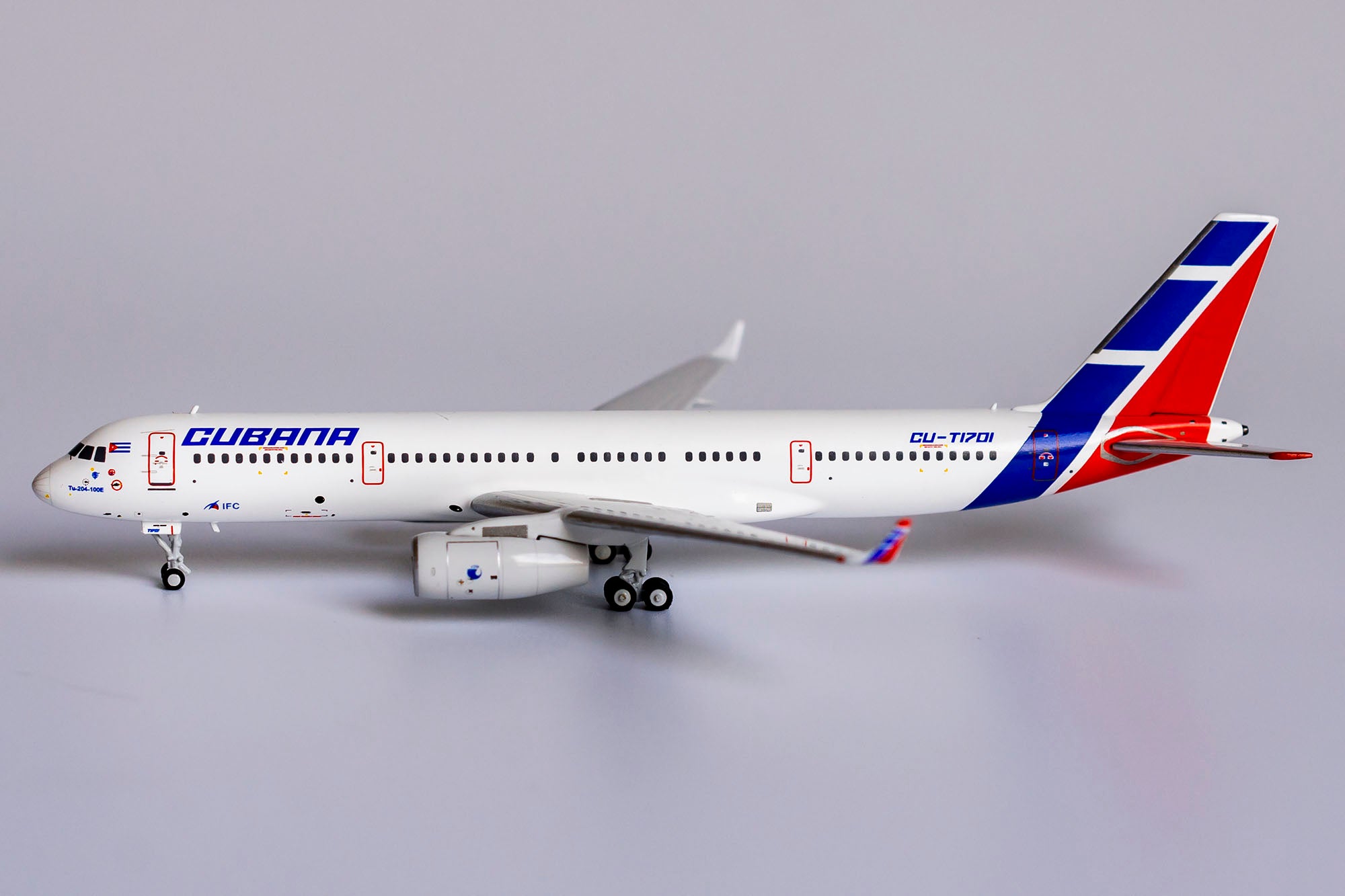 Cubana Tupolev Tu-204-100E CU-T1701 NG Model 40001 Scale 1