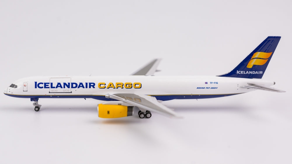 商談品‼️Icelandair ボーイング757 1/200 スケール Icelandair Boeing 757-200 | eBay
