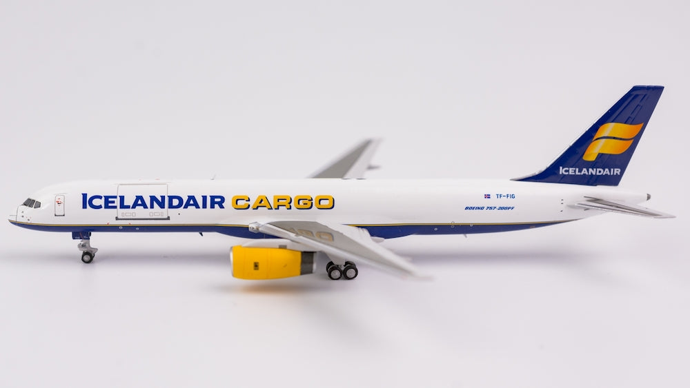 Icelandair Cargo Boeing 757-200F TF-FIG NG Model 53078 Scale 1:400