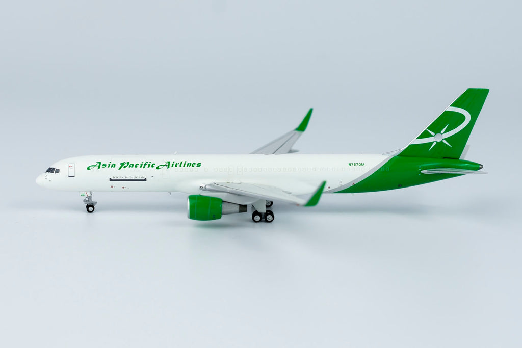Asia Pacific Airlines Boeing 757-200SF N757QM NG Model 53191 Scale 1:400