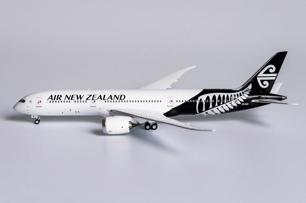 Air New Zealand Boeing 787-9 ZK-NZC NG Model 55071 Scale 1:400