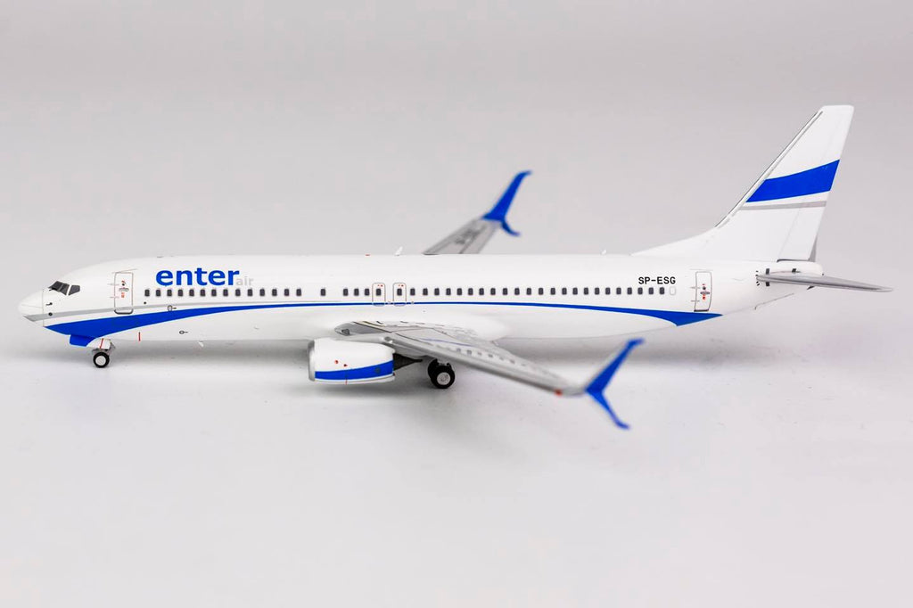 Enter Air Boeing 737-800 SP-ESG NG Model 58072 Scale 1:400