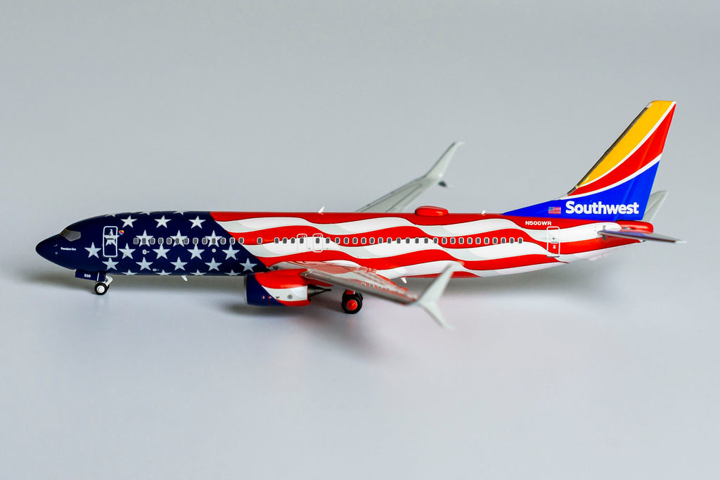 Southwest Boeing 737-800 N500WR Freedom One NG Model 58110 Scale 1:400