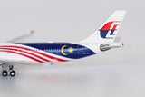 Malaysia Airlines Airbus A330-300 9M-MTJ Negaraku NG Model 62015 Scale 1:400