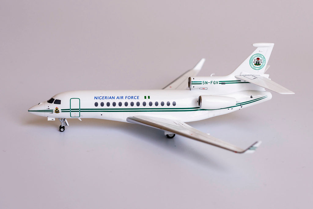 Nigerian Air Force Falcon 7X 5N-FGV NG Model 71007 Scale 1:200