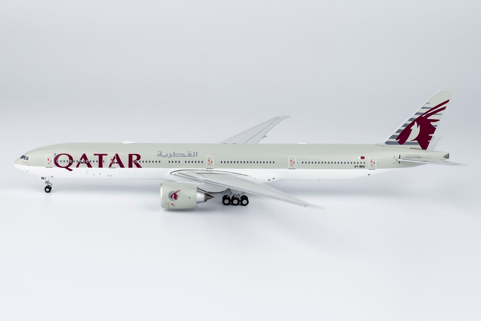 Qatar Airways Boeing 777-300ER A7-BED NG Model 73012 Scale 1