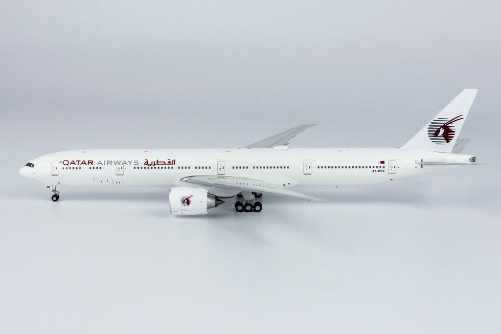 Qatar Airways Boeing 777-300ER A7-BOC NG Model 73017 Scale 1:400