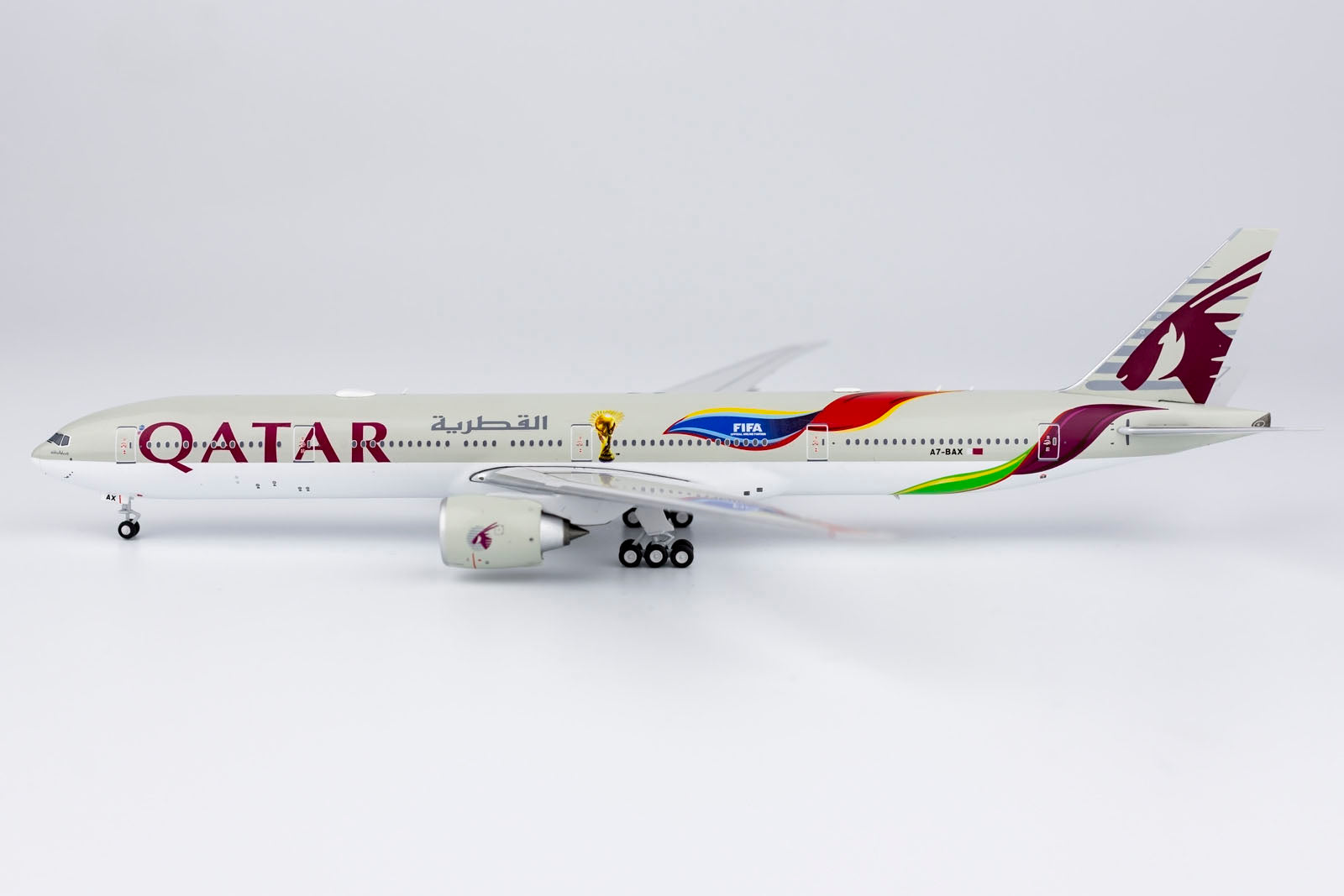 new! QATAR航空／Boeing747 /ワールドカップ1/150 最新入荷】 QATAR航空／Boeing747 new! /ワールドカップ1/150