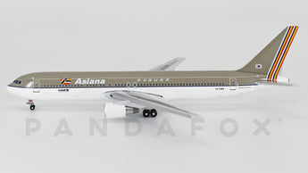 Asiana Airlines Boeing 767-300 HL7263 Aeroclassics AC18112 Scale 1:400