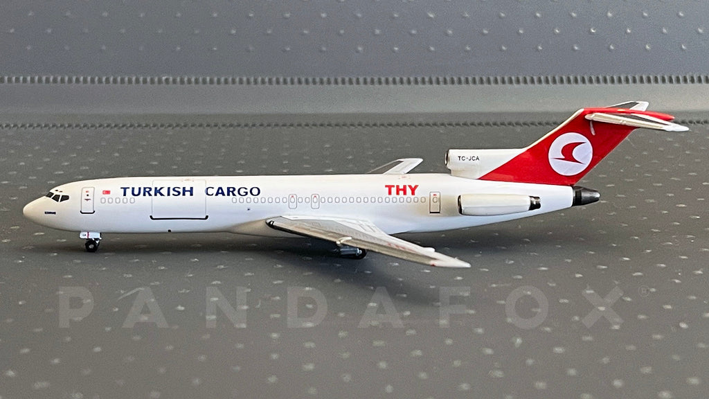 Turkish Airlines Cargo Boeing 727-200F TC-JCA Aviation AV4722005 Scale 1:400