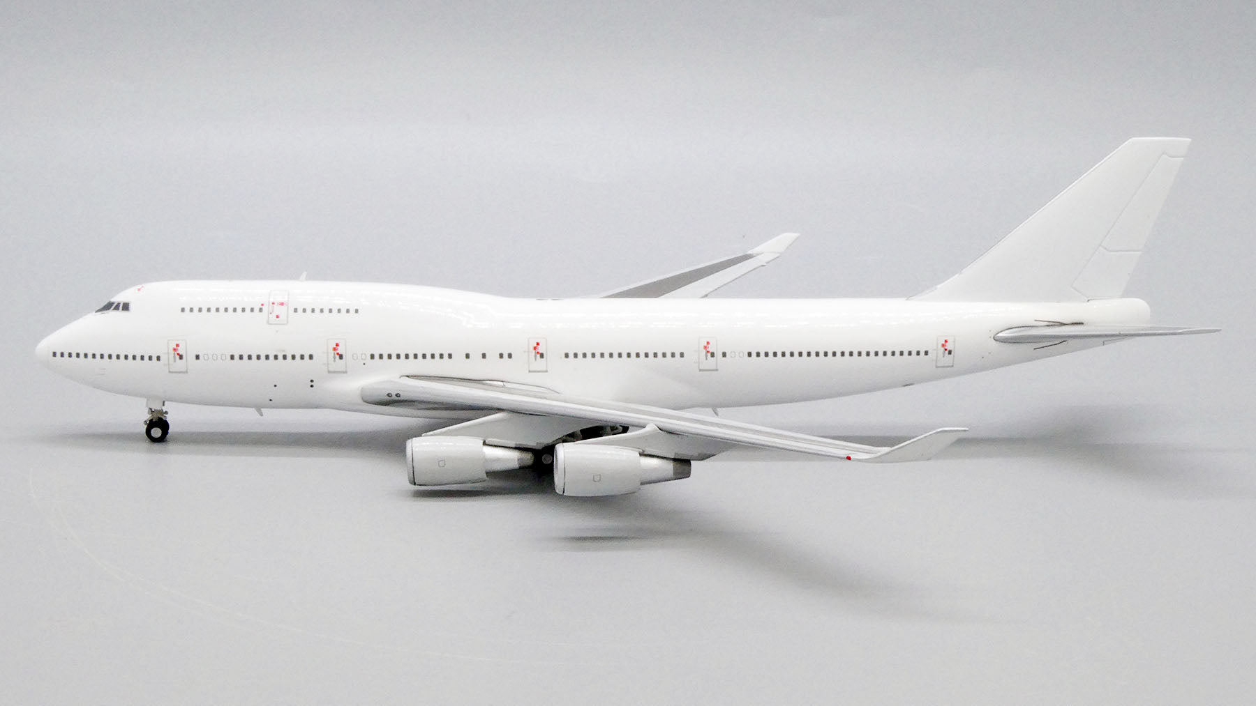 Blank/White Boeing 747-400 GE Engines JC Wings JC4WHT2007