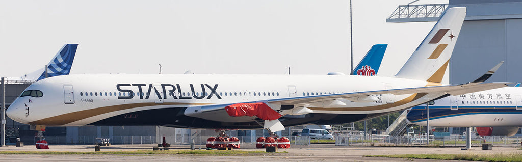 Starlux Airbus A350-900 Flaps Down B-58501 JC Wings EW2359006A Scale 1:200