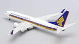 Singapore Airlines Boeing 737-800 Flaps Down 9V-MGA JC Wings EW2738015A Scale 1:200