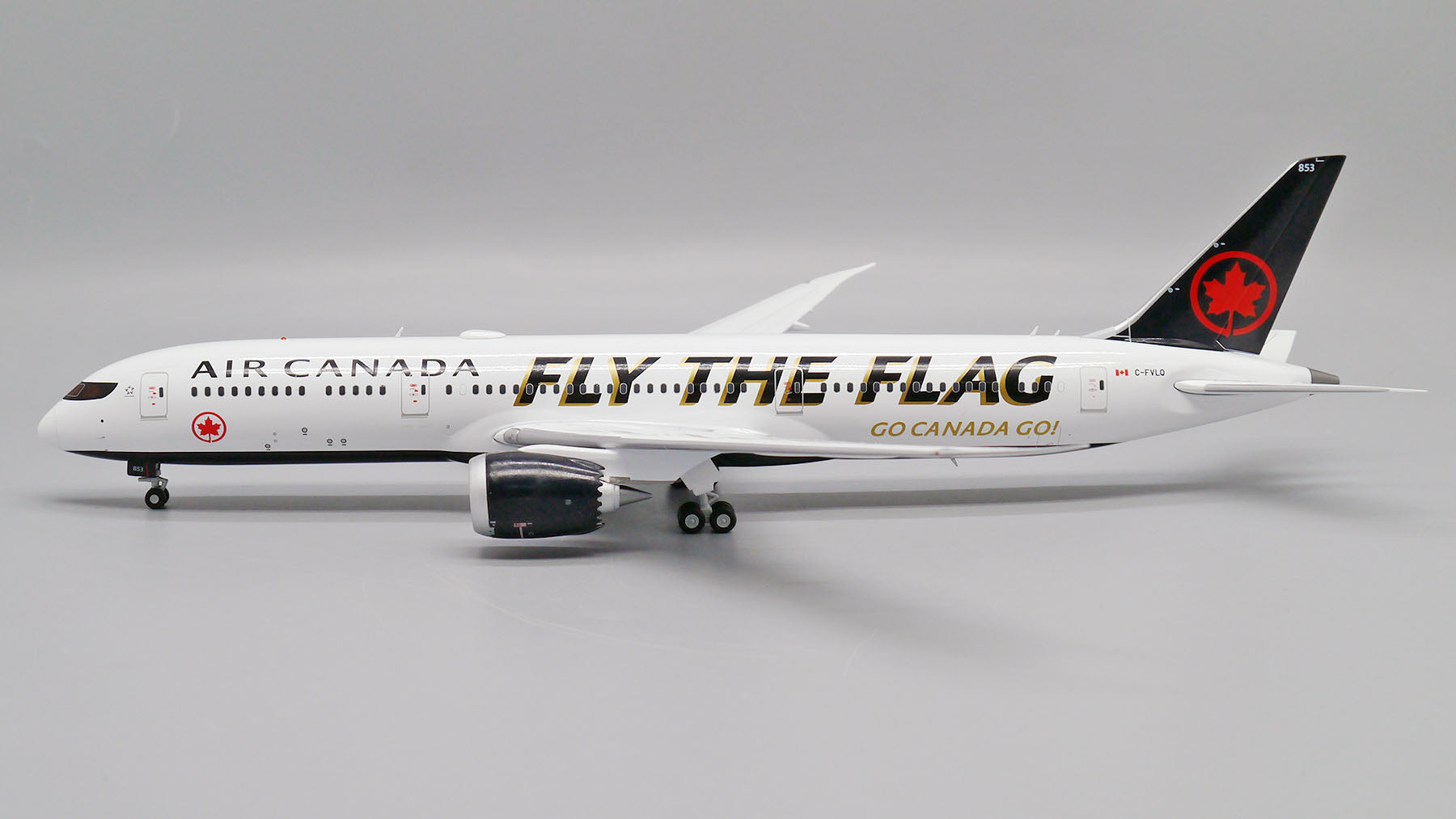 Boeing B787-8 N787BA – Scale 1:200 – SQ Wings – 28.35 cm