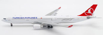 Turkish Airlines Airbus A330-300 TC-LNE JC Wings EW4333013 Scale 1:400