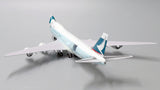 Cathay Pacific Cargo Boeing 747-8F Interactive B-LJF JC Wings EW4748010 Scale 1:400