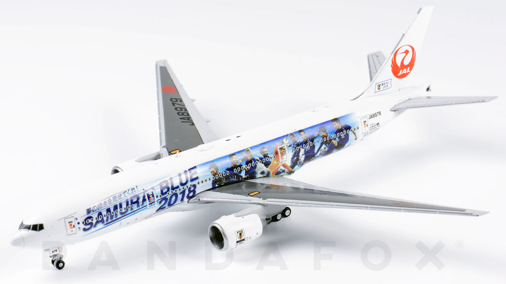 Japan Airlines Boeing 777-200 JA8979 Samurai Blue JC Wings EW4772004 Scale 1:400