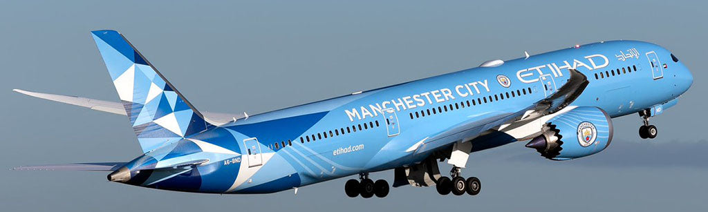 Etihad Airways Boeing 787-9 A6-BND Manchester City JC Wings EW4789011 Scale 1:400