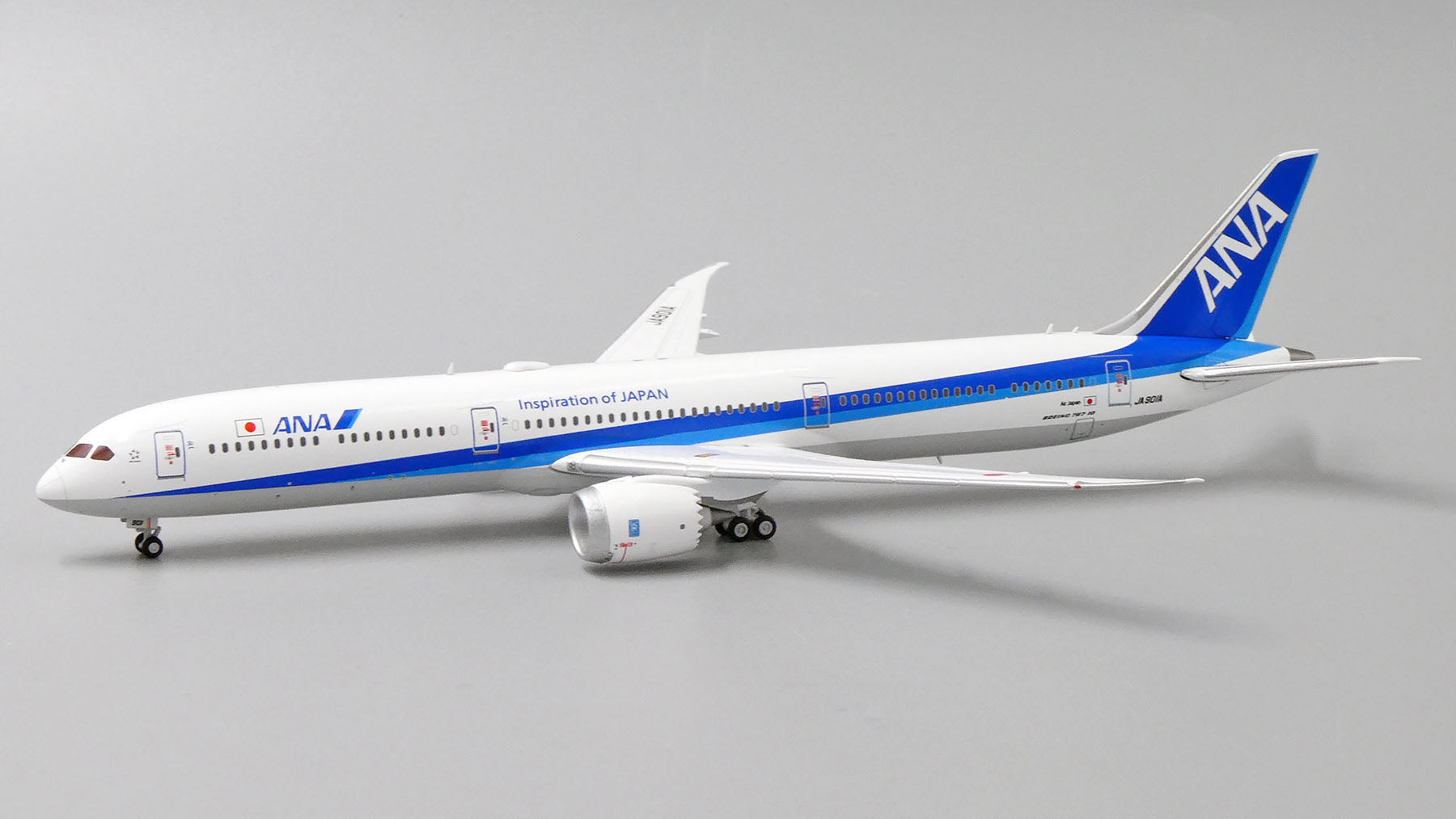 ANA 787-8 787　JA805A　1：400スケール NH40115 1:400 BOEING 787-8 JA805A 787ロゴ ABS樹脂完成品