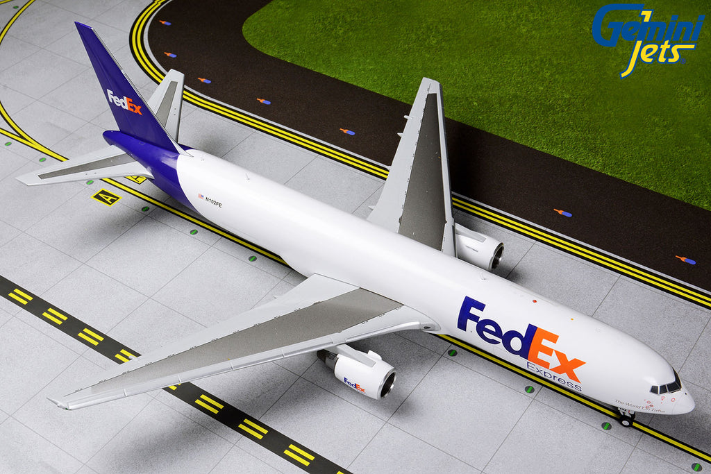 FedEx Boeing 767-300F N102FE GeminiJets G2FDX824 Scale 1:200