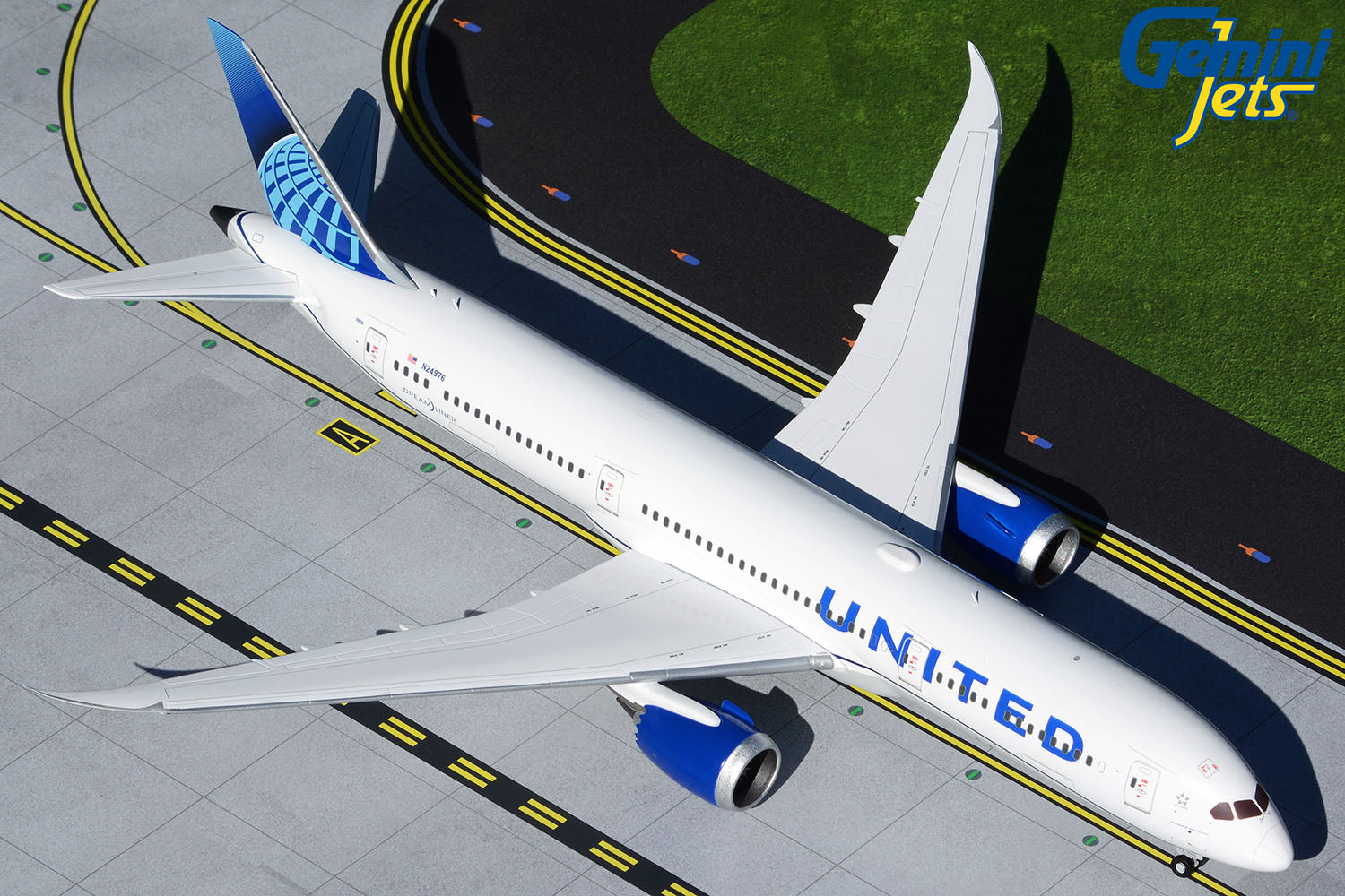 United Boeing 787-9 N24976 GeminiJets G2UAL881 Scale 1:200