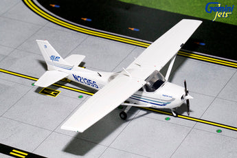 Sporty’s Flight School Cessna 172 N2135S #4 GeminiJets GGCES006 Scale 1:72