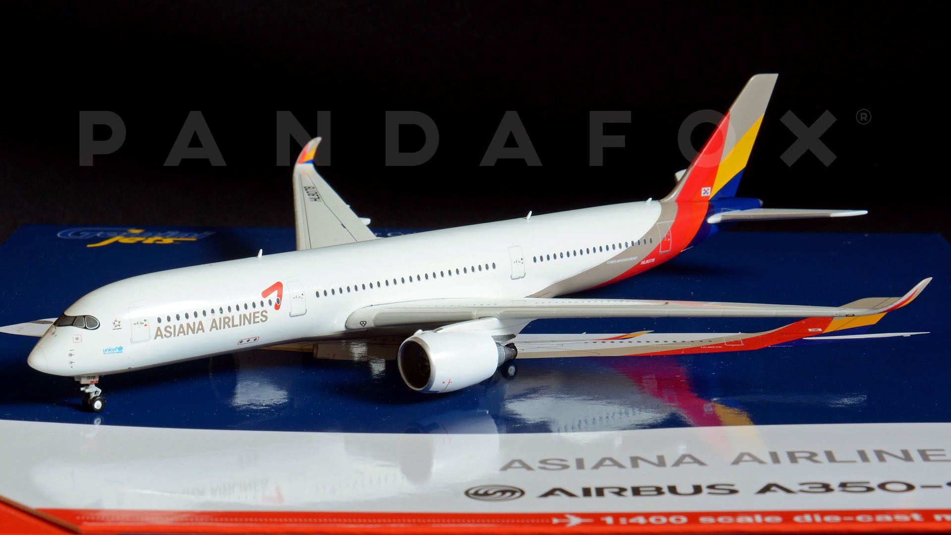 1:200 Asiana Airlines Airbus A350-900 HL7771 Model Airplane