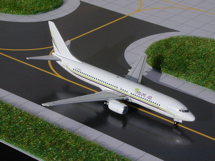 Miami Air Boeing 737-800 N732MA GeminiJets GJBSK349 Scale 1:400