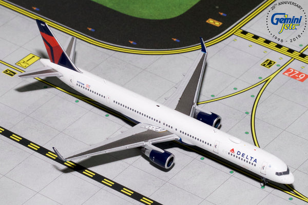 Delta Boeing 757-300 N581NW GeminiJets GJDAL1739 Scale 1:400
