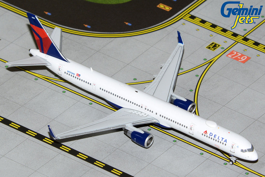 Delta Boeing 757-300 N590NW GeminiJets GJDAL2098 Scale 1:400