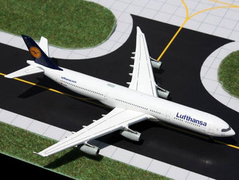 Lufthansa Airbus A340-300 D-AIFE GeminiJets GJDLH1226 Scale 1:400
