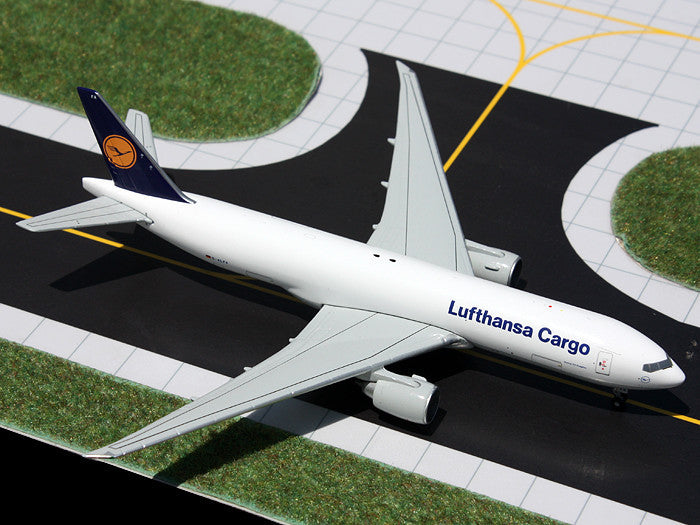 Lufthansa Cargo Boeing 777F D-ALFA GeminiJets GJDLH1364 Scale 1:400