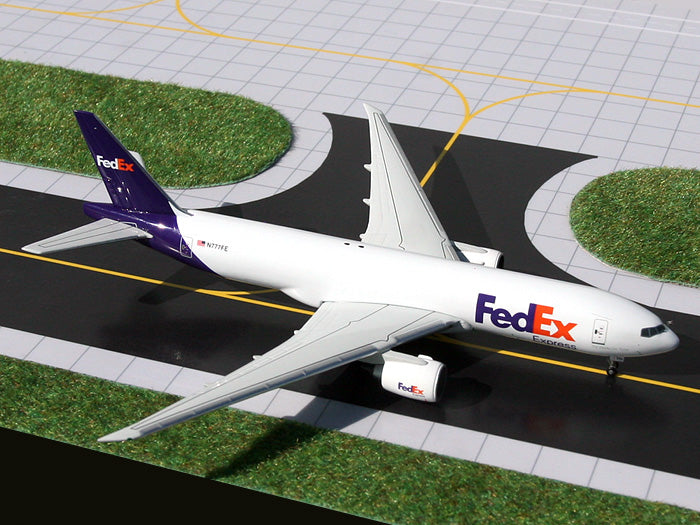 FedEx Boeing 777F N777FE GeminiJets GJFDX754 Scale 1:400